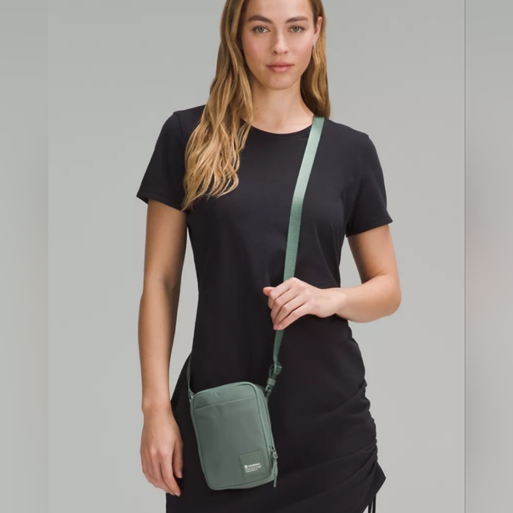 Lululemon Easy Access Crossbody Bag